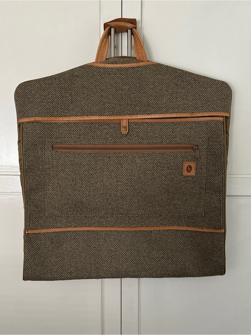 Hartmann Garment Bag for Men in Brown twill with Tan Trim